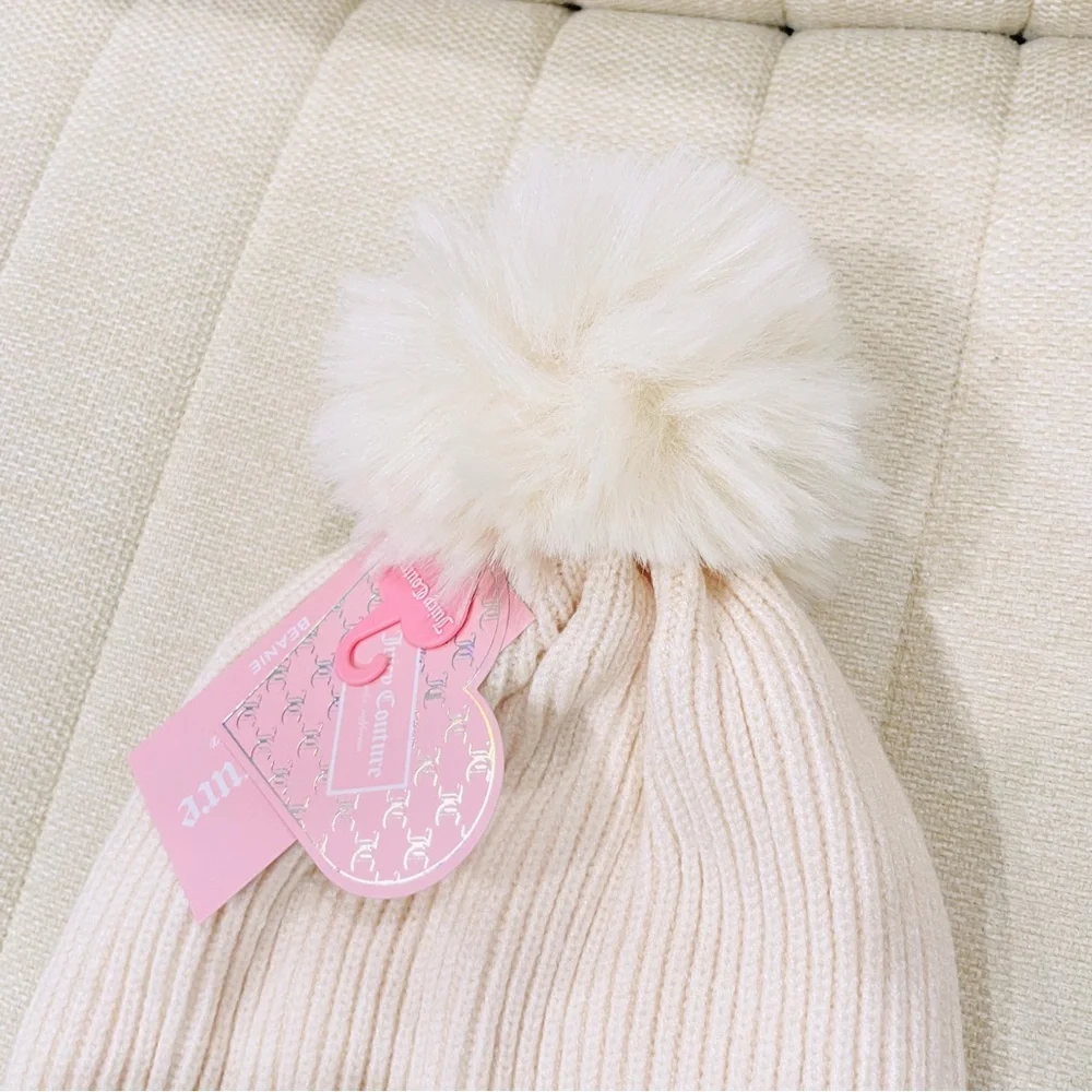 NEW Juicy Couture Cream Ribbed Knit Beanie Rhinestone Heart‎ Crown Pom Pom Hat